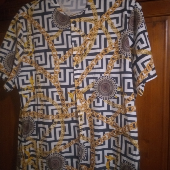 Shirt - Picture 3 of 9